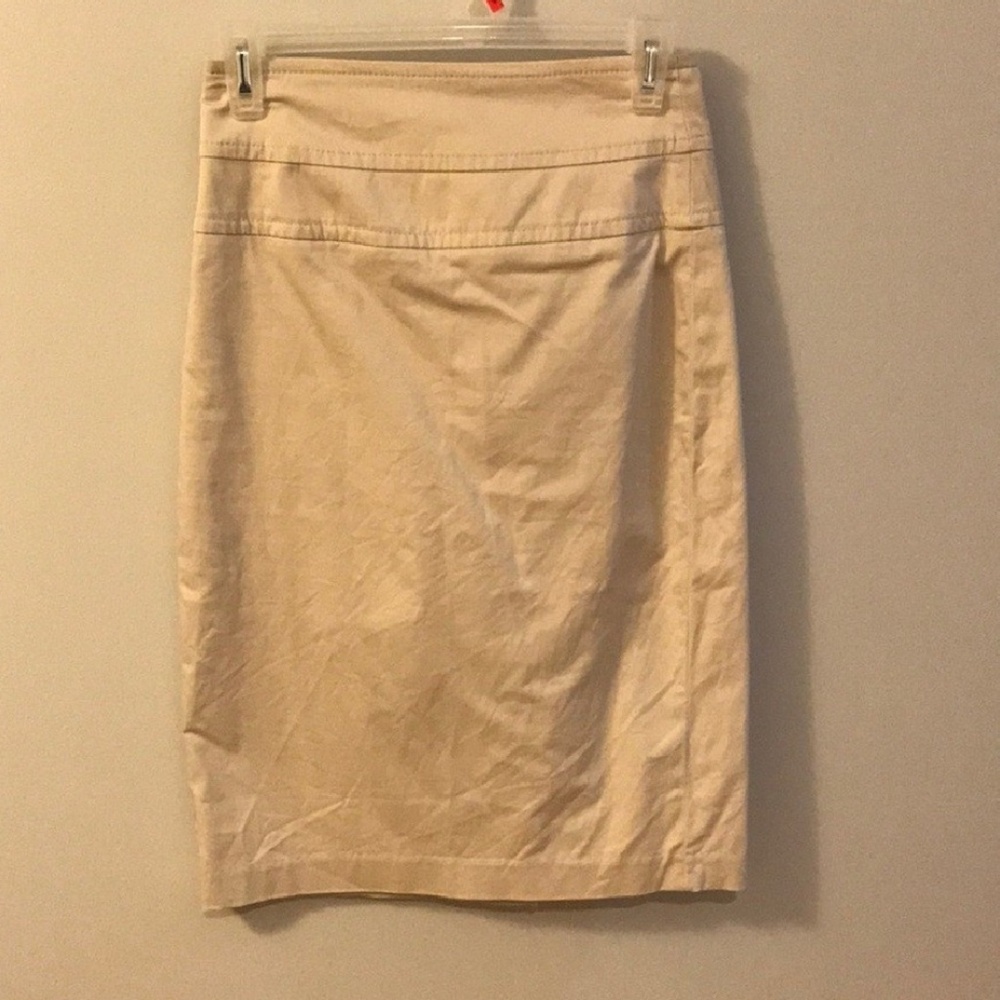 🚫SOLD, GAVE AS FREE GIFT N/A🚫Cream pencil skirt